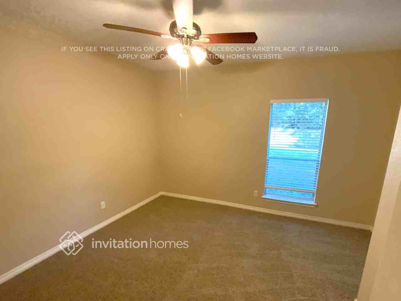 2218 Summer Brook Dr - Photo 6 of 11