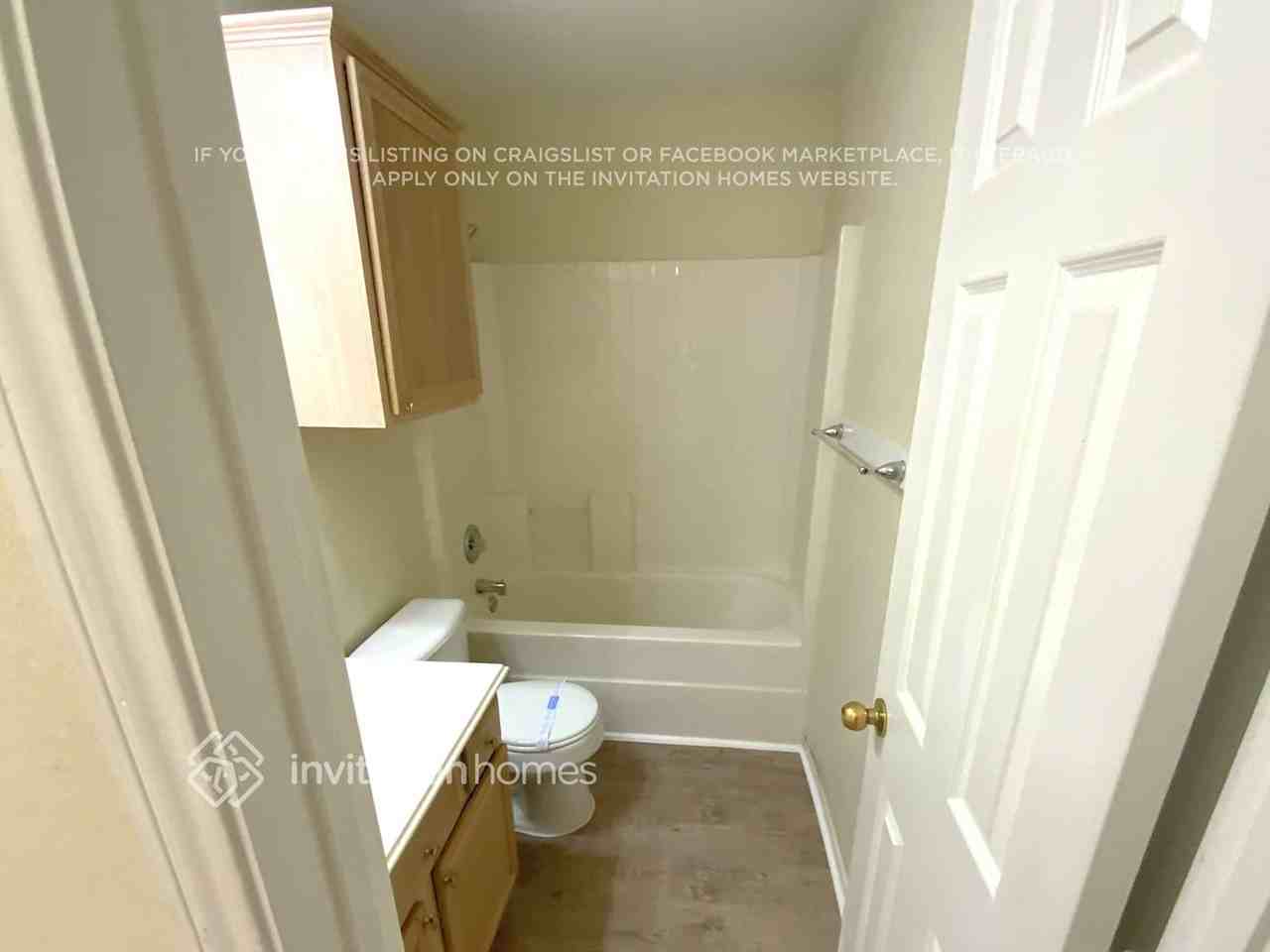 2218 Summer Brook Dr - Photo 7 of 11