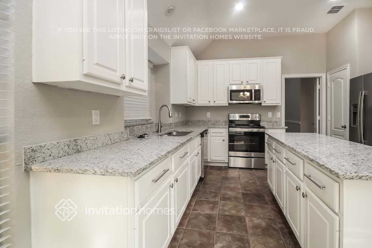 2821 Alcot Ln - Photo 7 of 16