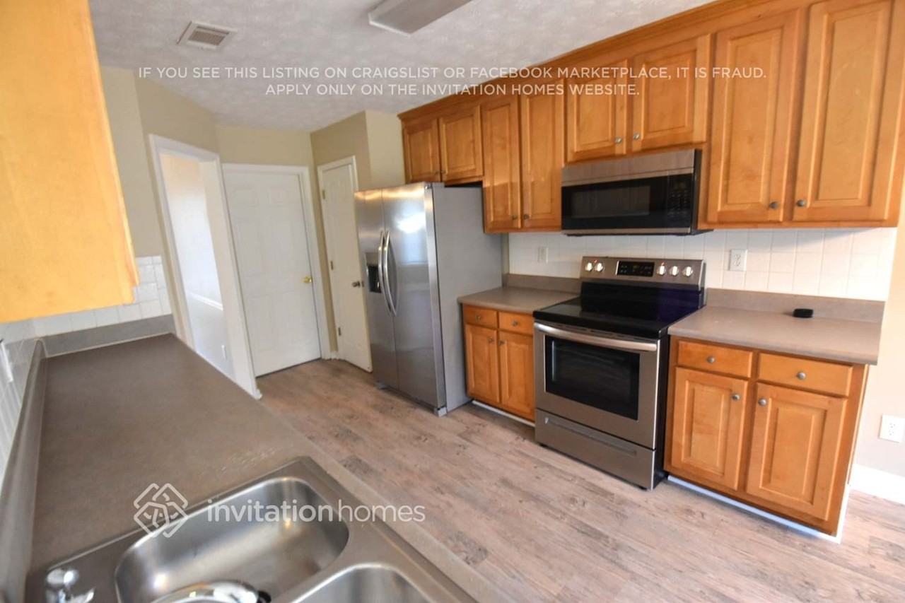 3482 Skyland Ridge Ct - Photo 4 of 17