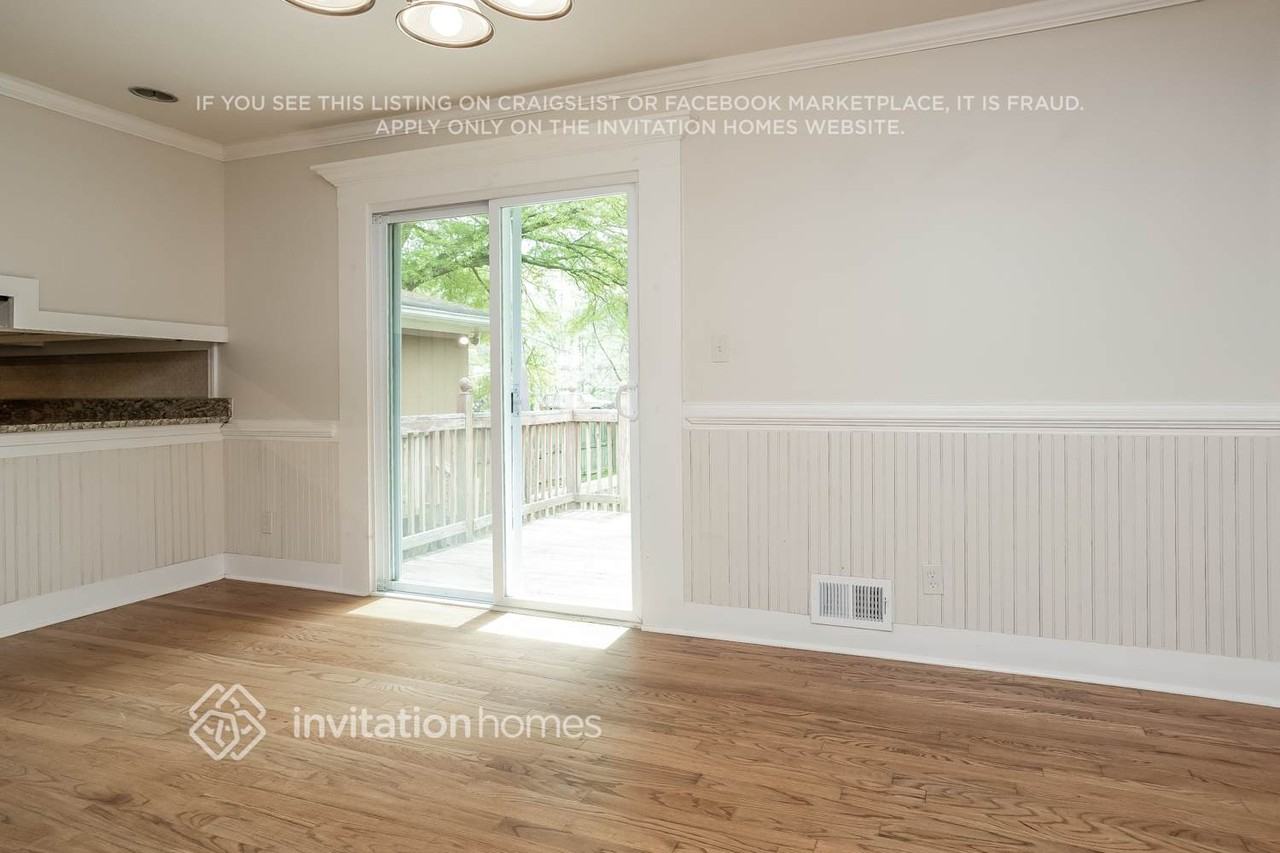 1321 Laura Ln - Photo 5 of 18