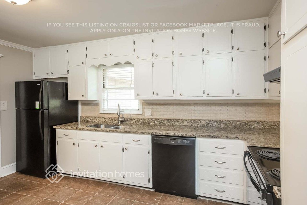 1321 Laura Ln - Photo 7 of 18