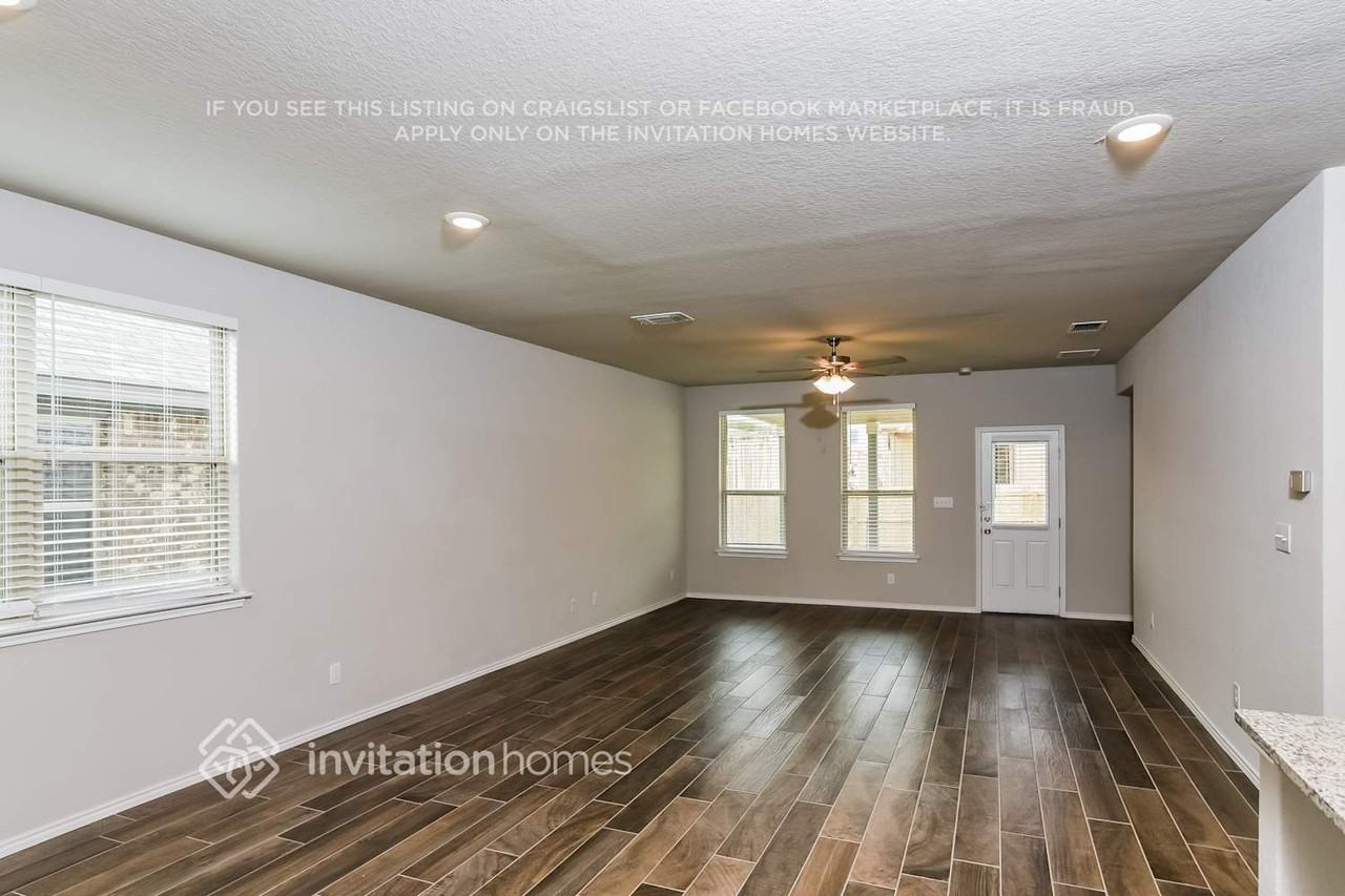 10549 Bricewood Park - Photo 2 of 15