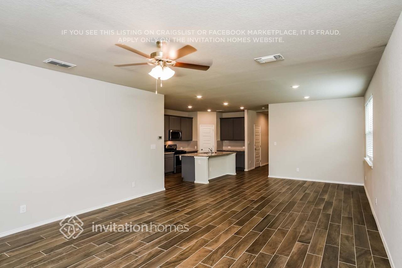 10549 Bricewood Park - Photo 3 of 15