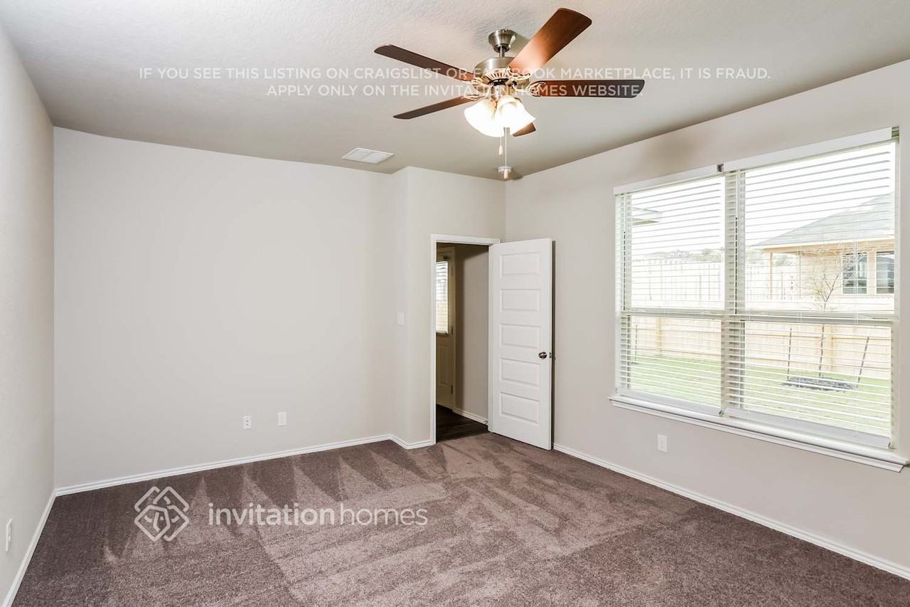 10549 Bricewood Park - Photo 7 of 15