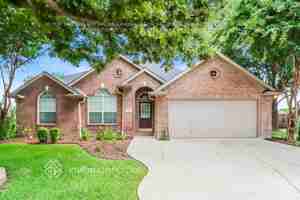 featured image of 11 Mary Lou Ct