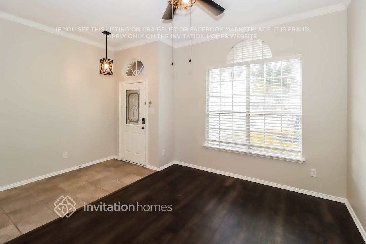 11 Mary Lou Ct - Photo 2 of 16