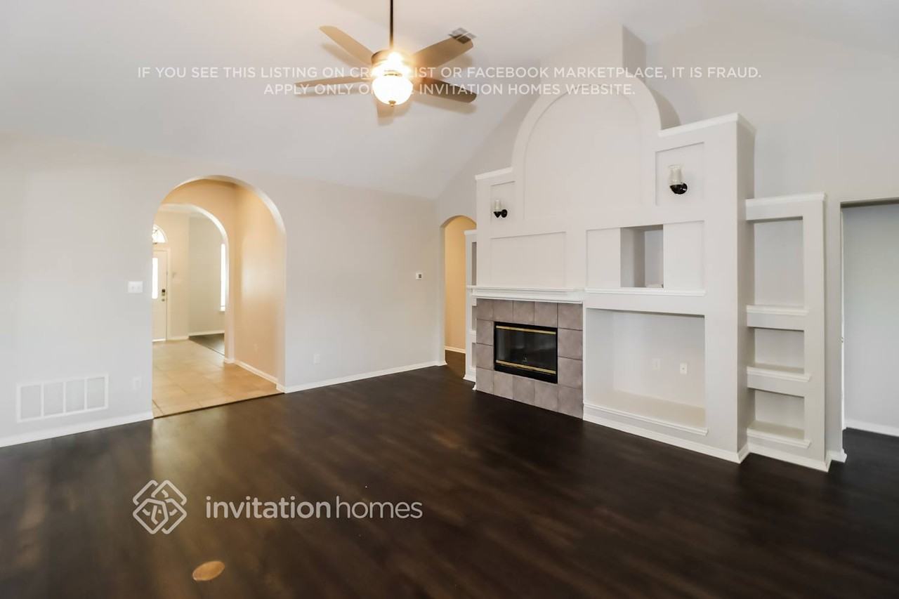 11 Mary Lou Ct - Photo 3 of 16