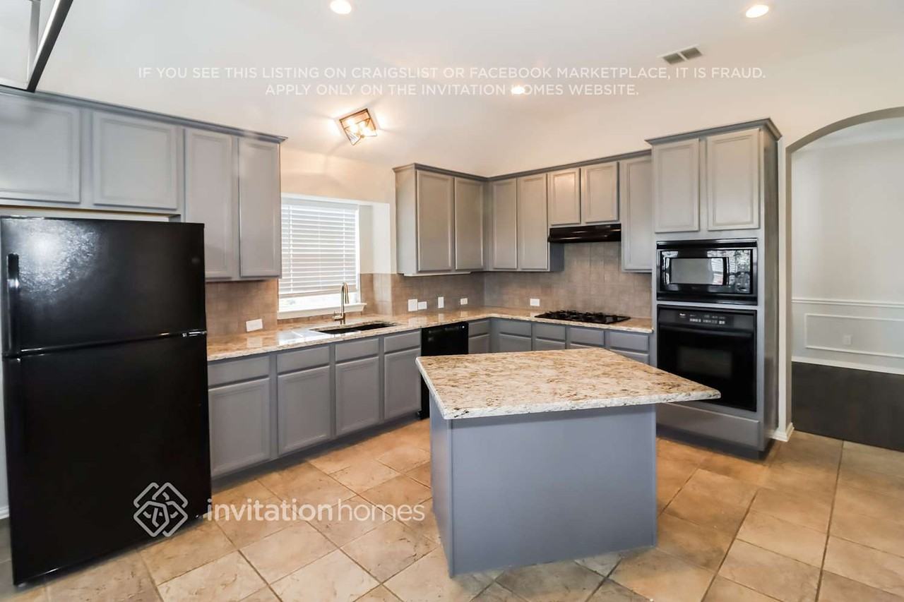 11 Mary Lou Ct - Photo 7 of 16