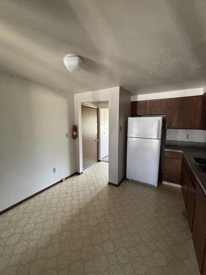 675 Garfield St #3