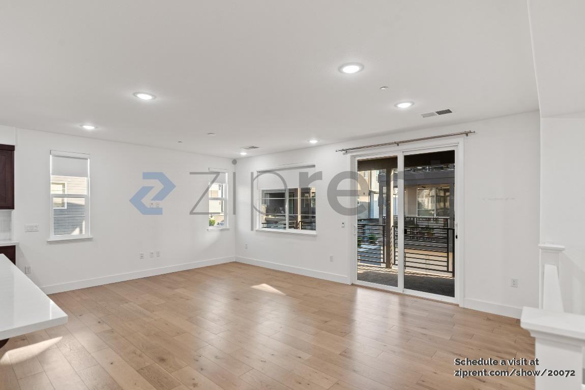 376 Line St - Photo 4 of 22