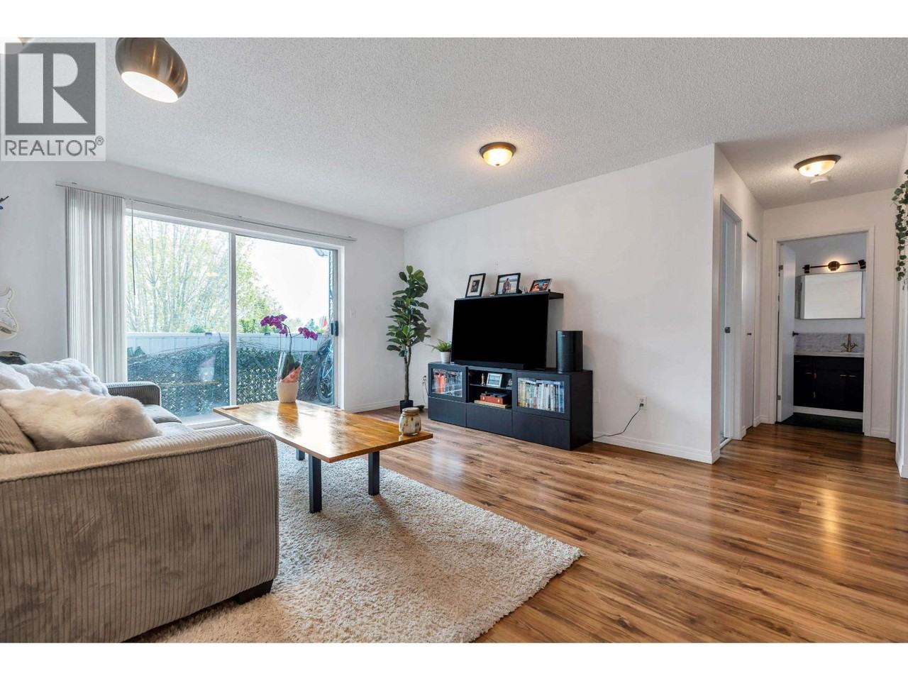 2055 Suffolk Avenue #31* - Photo 4 of 21
