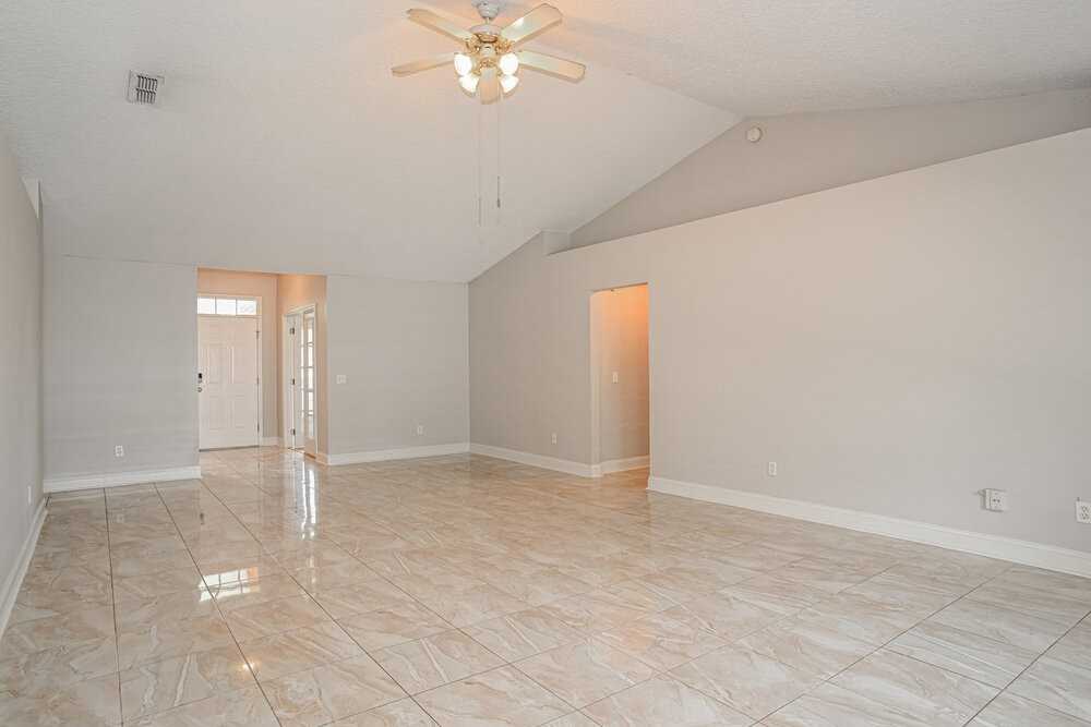 253 Carolina Jasmine Ln - Photo 4 of 16