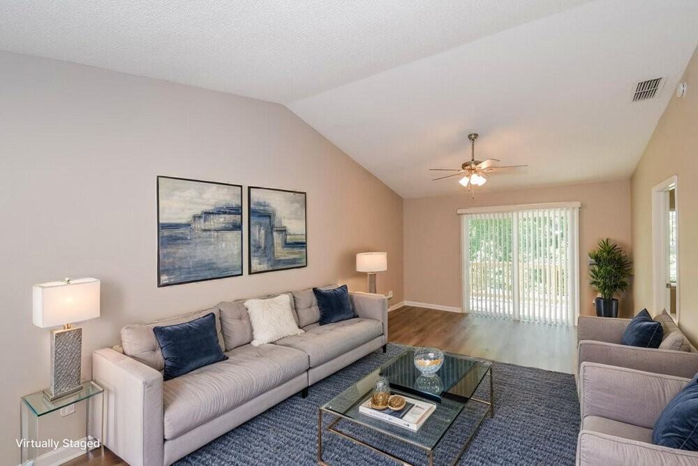 282 Aquarius Cir W - Photo 5 of 19
