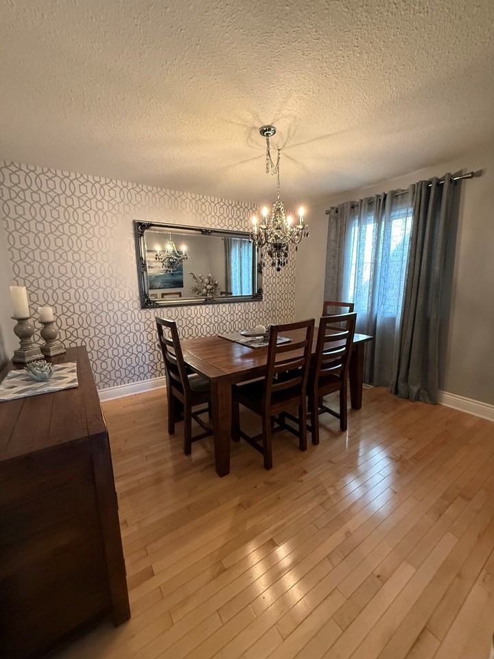 173 Hawkins Dr - Photo 2 of 12