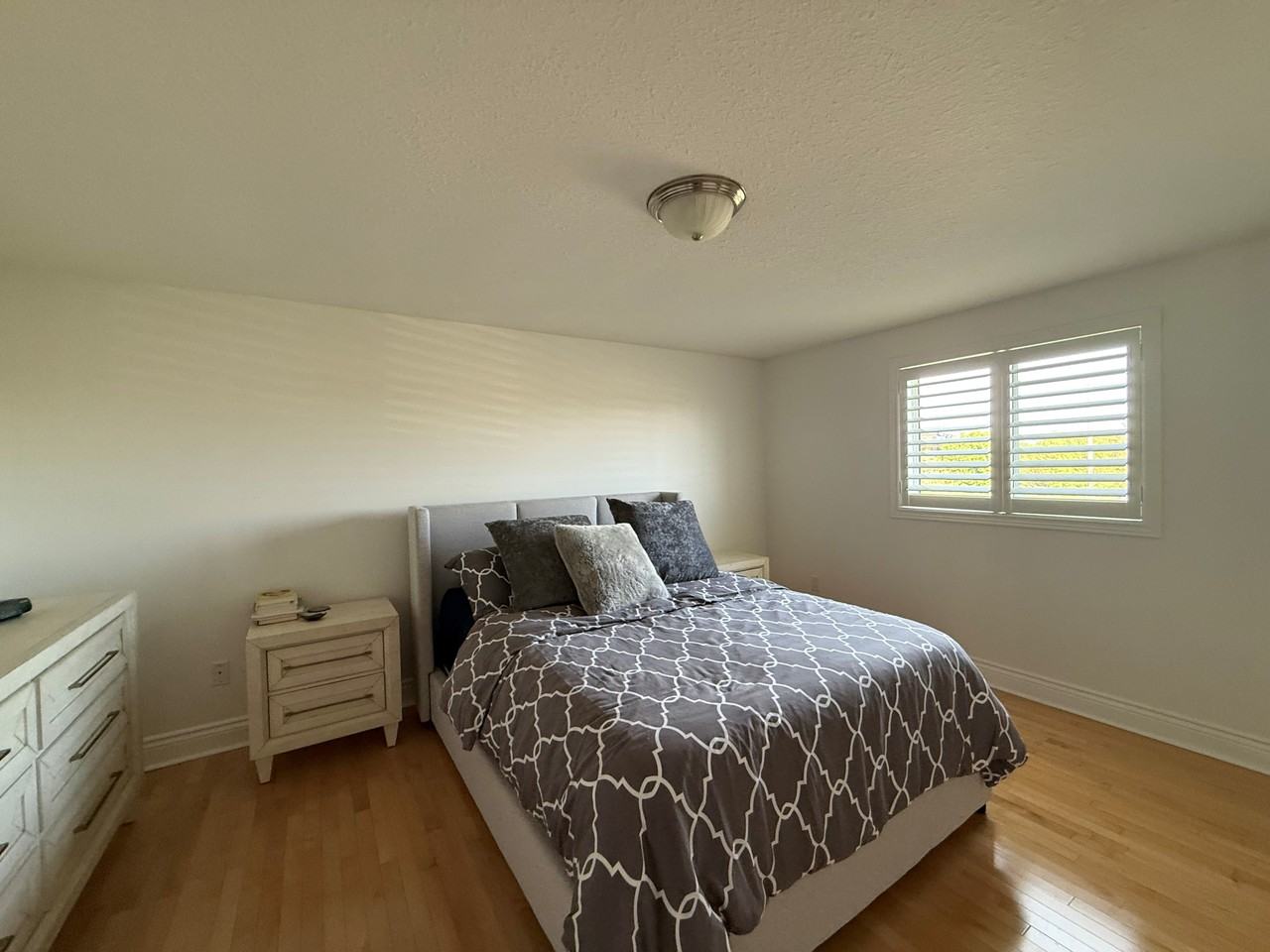 173 Hawkins Dr - Photo 3 of 12