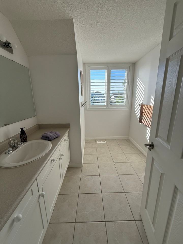 173 Hawkins Dr - Photo 5 of 12