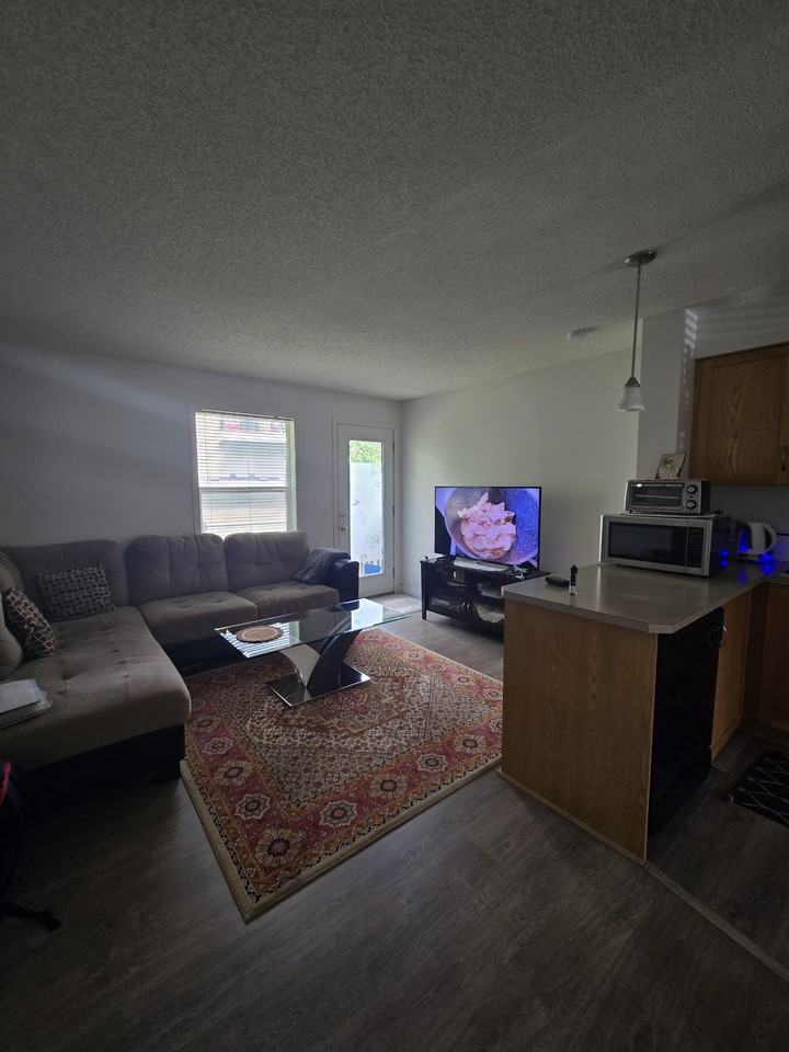 192 Saddlebrook Point NE - Photo 5 of 9
