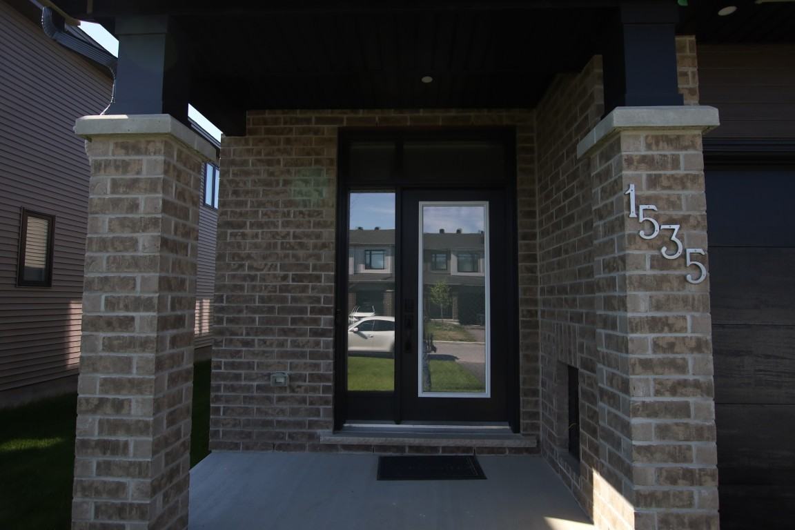 1535 Quarry St - Photo 2 of 32