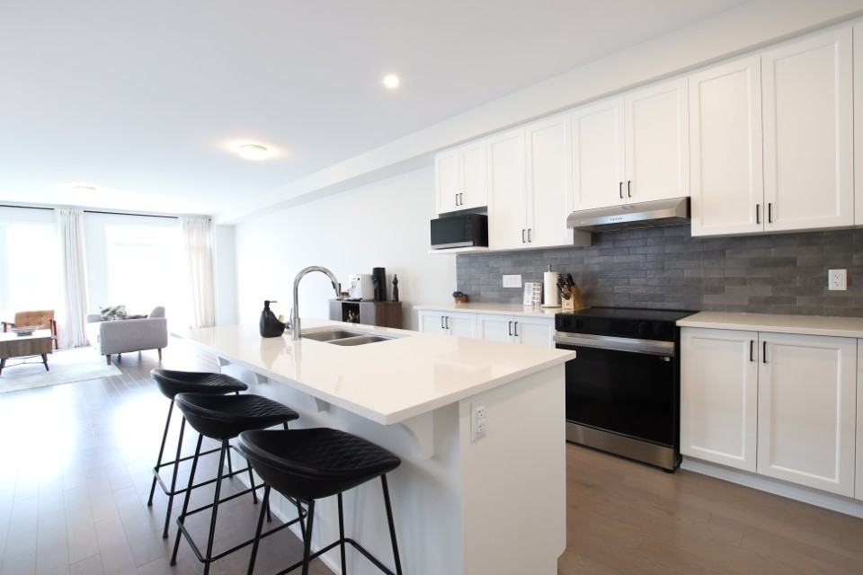 1535 Quarry St - Photo 6 of 32