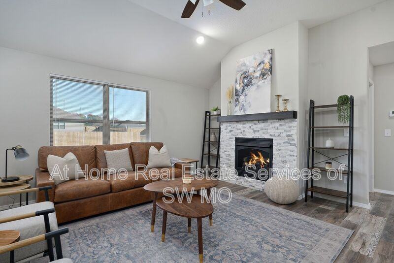 528 Evergreen Ave - Photo 5 of 24