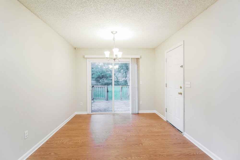 8442 Finwood Ave - Photo 6 of 19