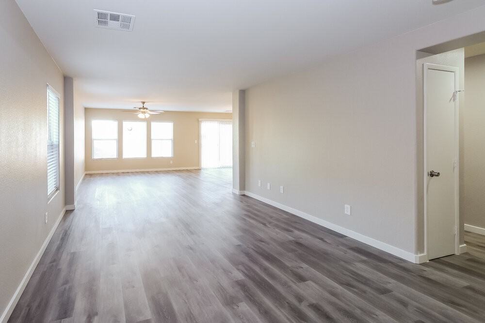 6249 Capehart Falls St - Photo 2 of 14