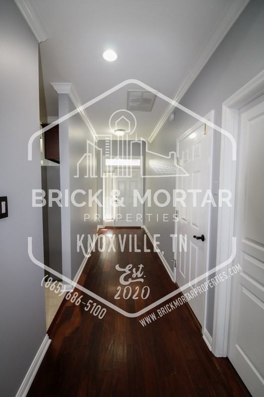 613 Chapel Point Ln - Photo 7 of 39