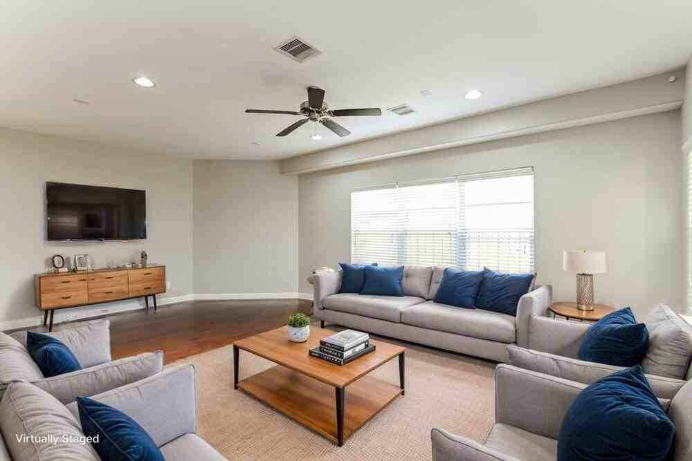 2403 Lacyberry St - Photo 4 of 20