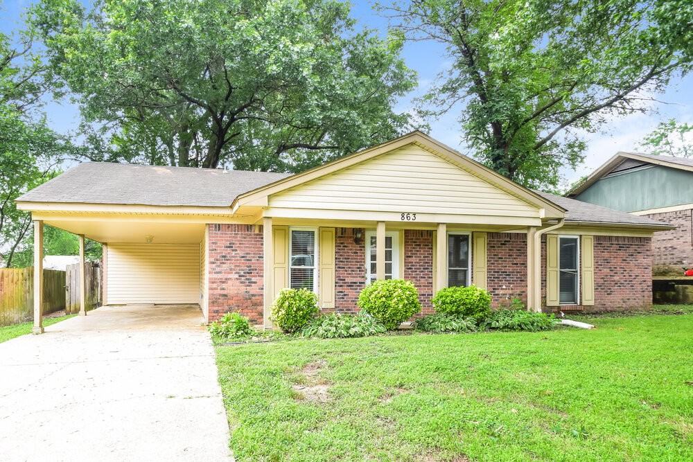 863 Hackberry Dr - Photo 3 of 16