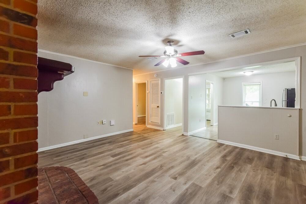 863 Hackberry Dr - Photo 5 of 16