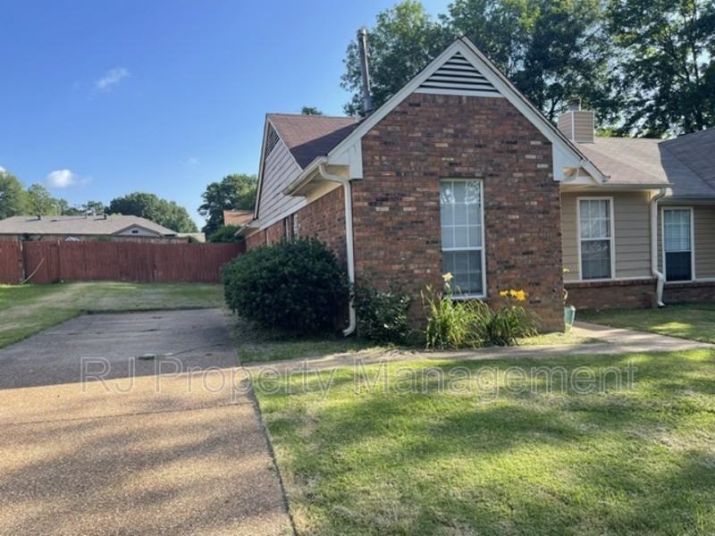 6426 Ashton Rd - Photo 3 of 24