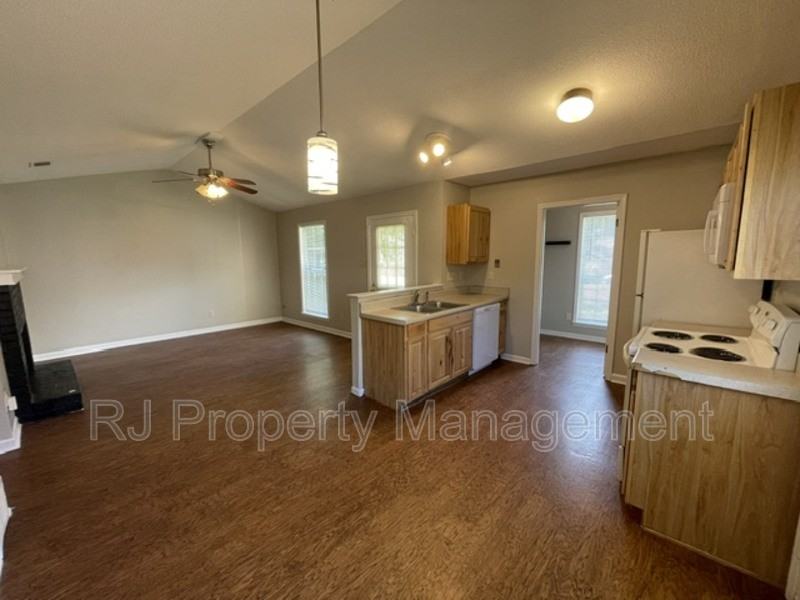 6426 Ashton Rd - Photo 7 of 24