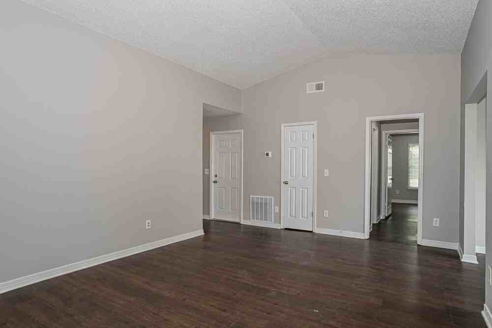 6221 Alfredo Dr W - Photo 5 of 16