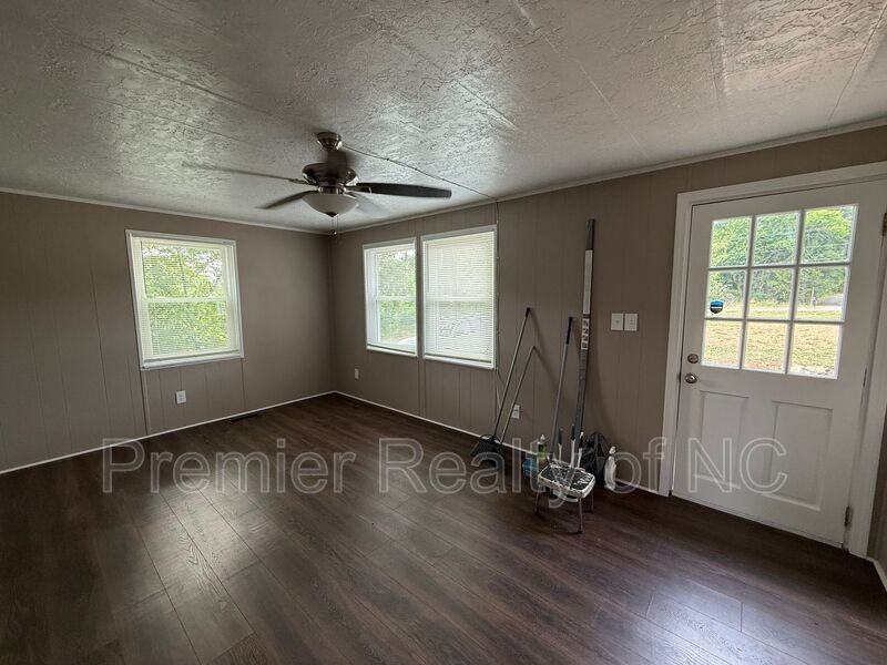 1509 Nc Highwayn - Photo 2 of 11