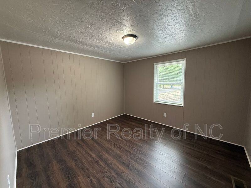 1509 Nc Highwayn - Photo 7 of 11