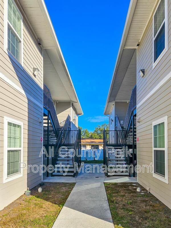 915 Ariana St #39 - Photo 3 of 14