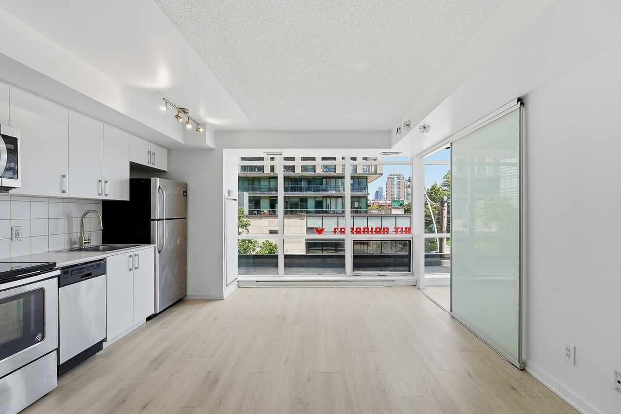 20 Joe Shuster Way #211 - Photo 6 of 34