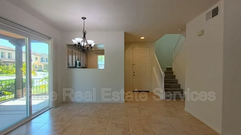 1777 Oconnor Ave - Photo 5 of 33