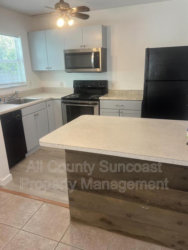 4814 10th Ave N - Photo 2 of 7
