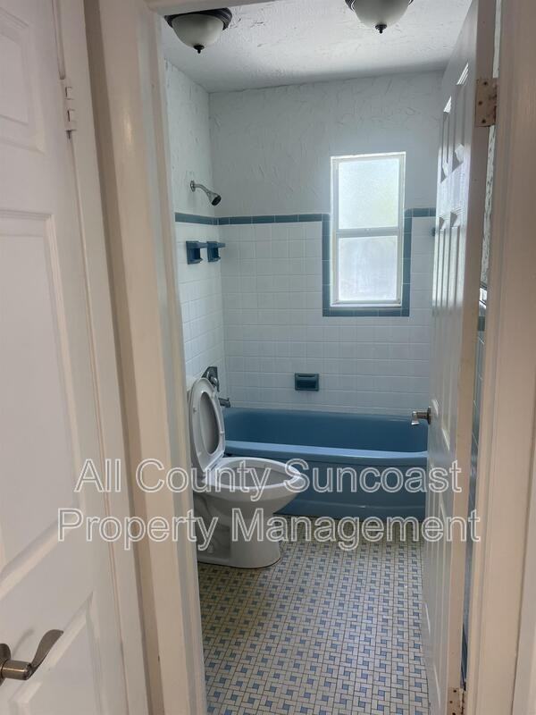 4814 10th Ave N - Photo 3 of 7