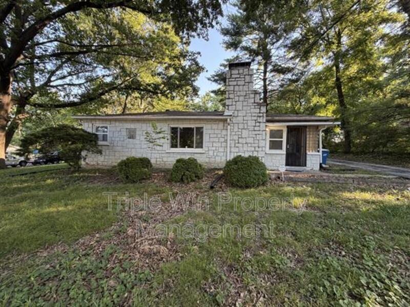 1911 Redman Rd - Photo 2 of 25