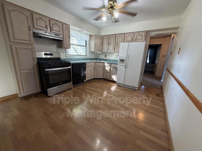 116 Graham Rd - Photo 6 of 24