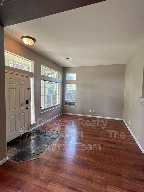 3340 Sansol Ct - Photo 3 of 32