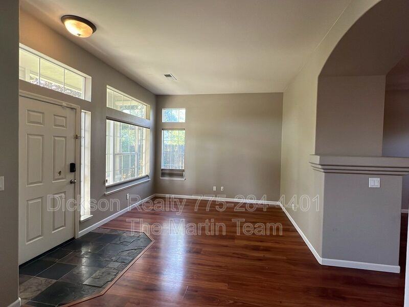 3340 Sansol Ct - Photo 4 of 32