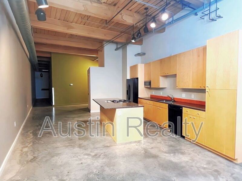901 Washington Ave #301 - Photo 3 of 12