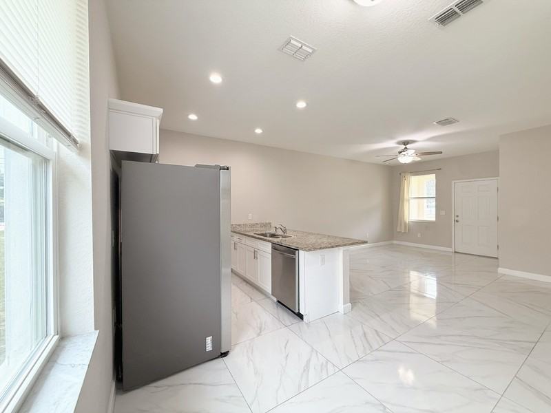 2 W Orange St - Photo 6 of 50