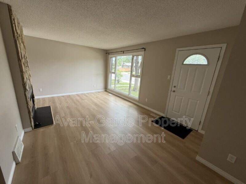 3213 142 Ave Nw - Photo 4 of 33