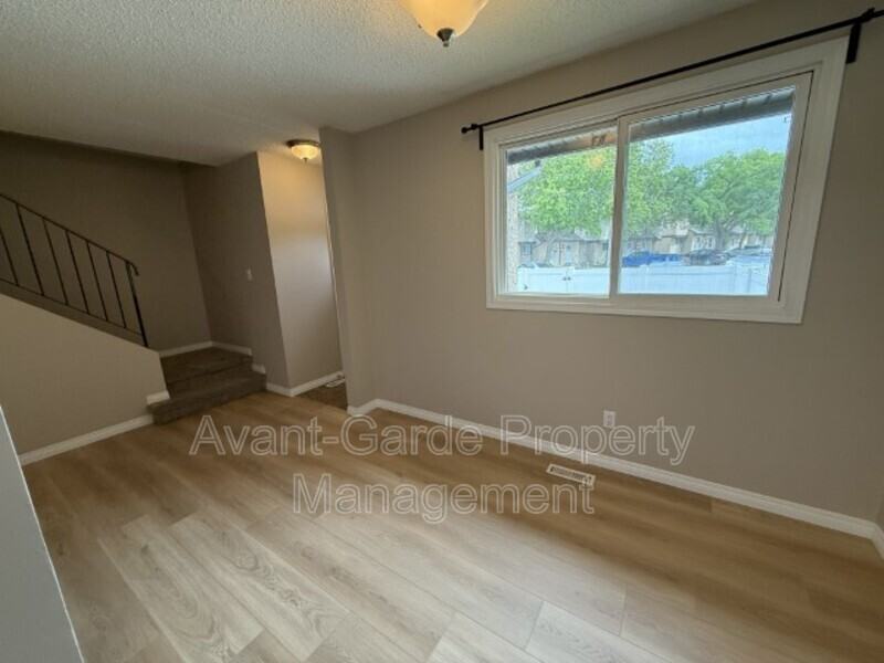 3213 142 Ave Nw - Photo 6 of 33