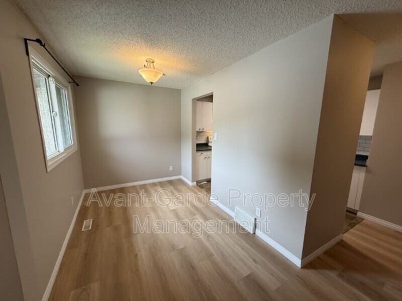 3213 142 Ave Nw - Photo 7 of 33
